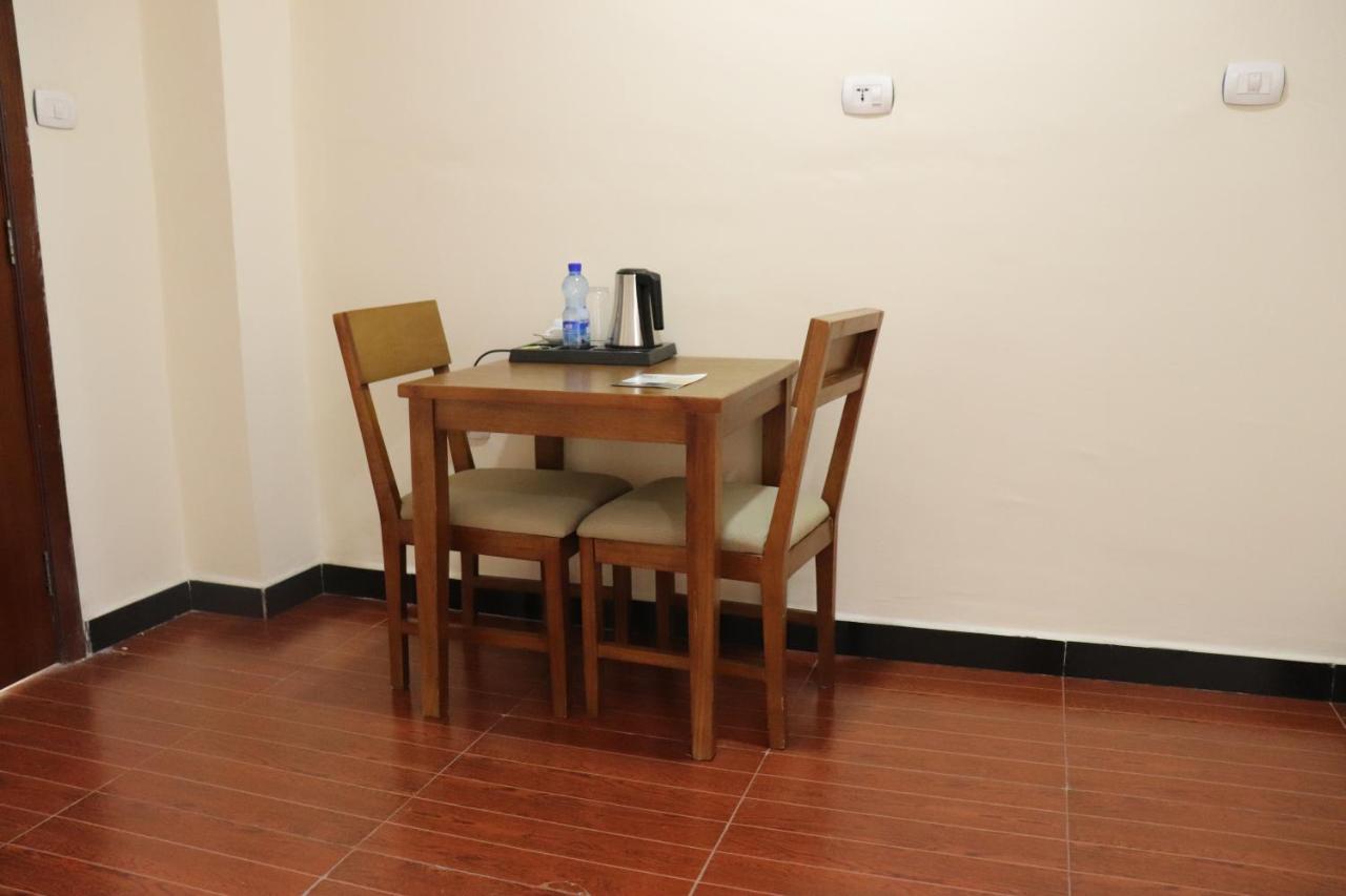 Bruhway Hotel Addis-Abeba Extérieur photo