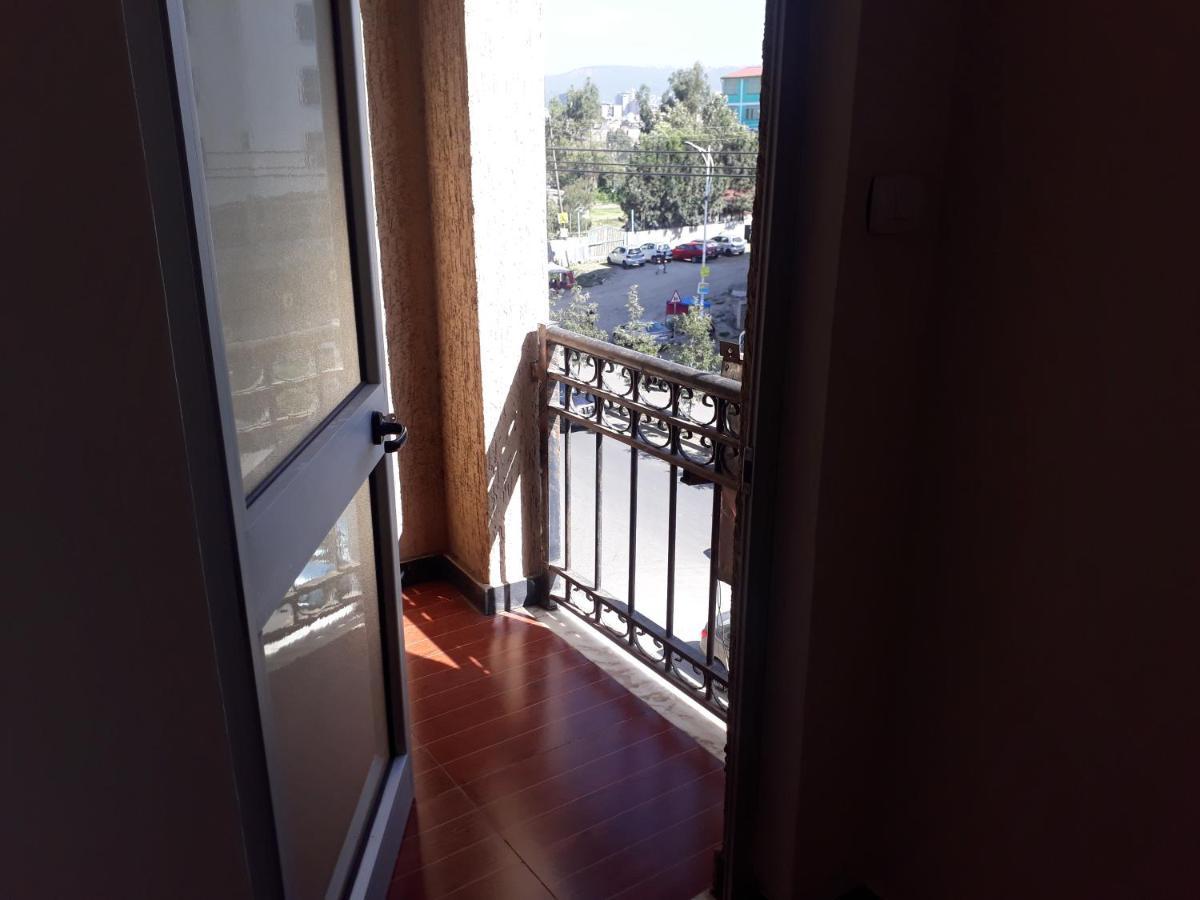 Bruhway Hotel Addis-Abeba Extérieur photo
