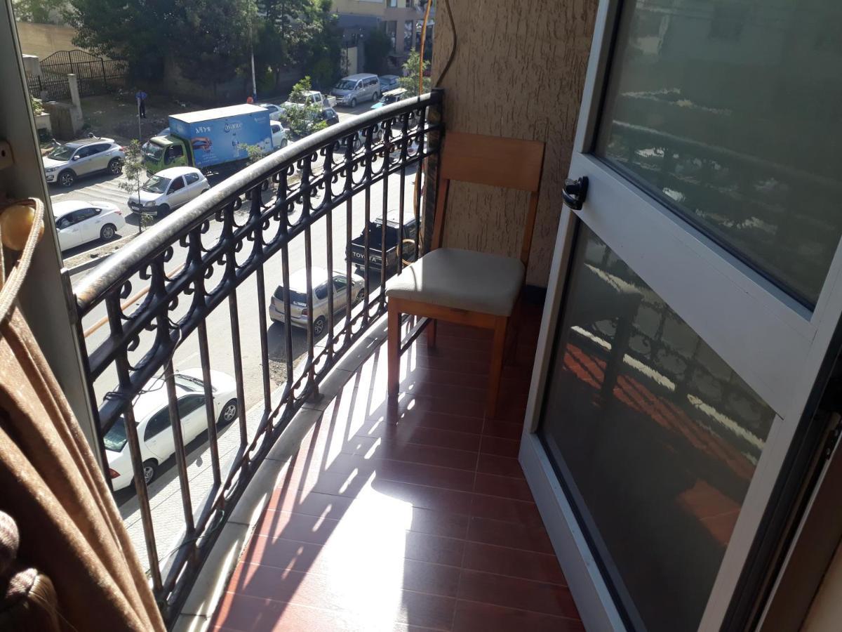 Bruhway Hotel Addis-Abeba Extérieur photo