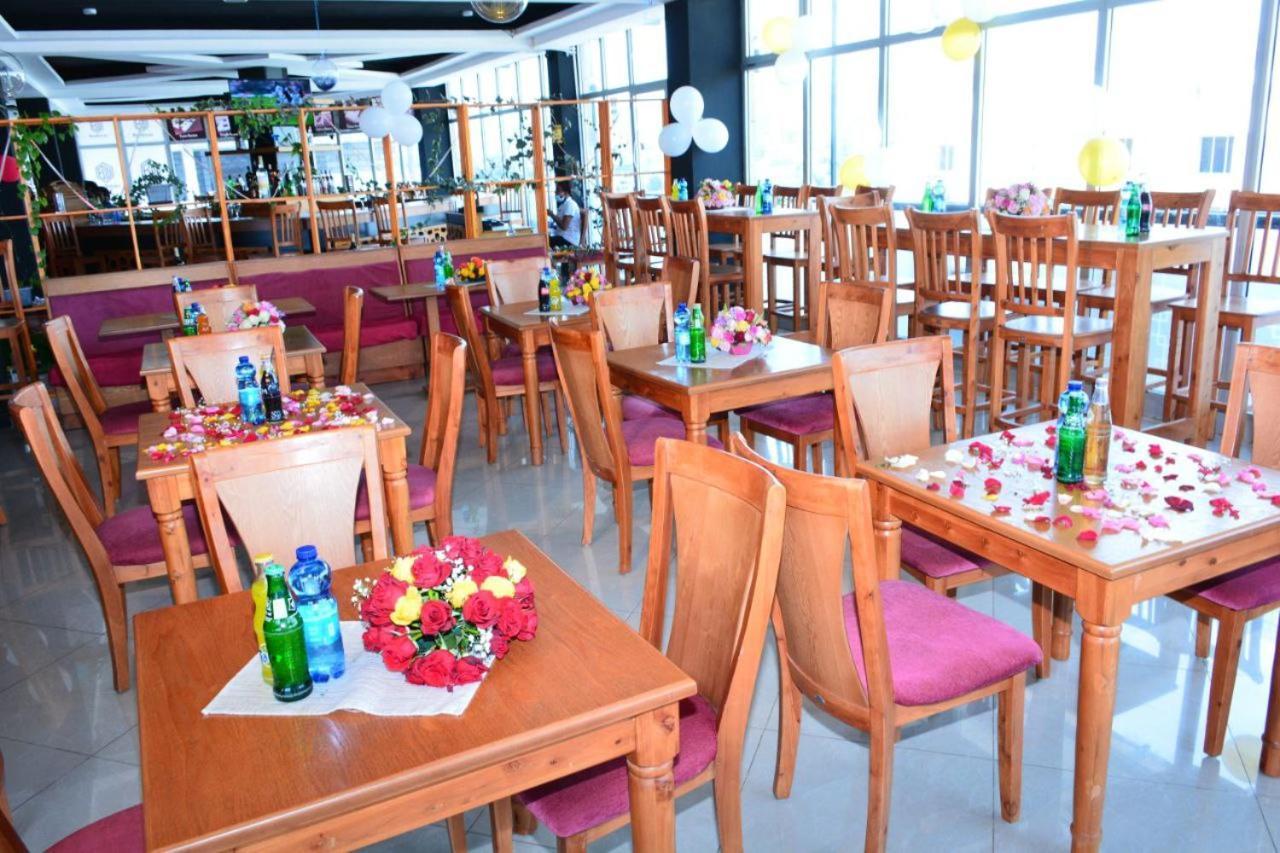 Bruhway Hotel Addis-Abeba Extérieur photo